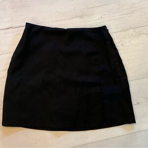 Abercrombie & Fitch Black Mini Satin Skirt with Slit Size XXS‎